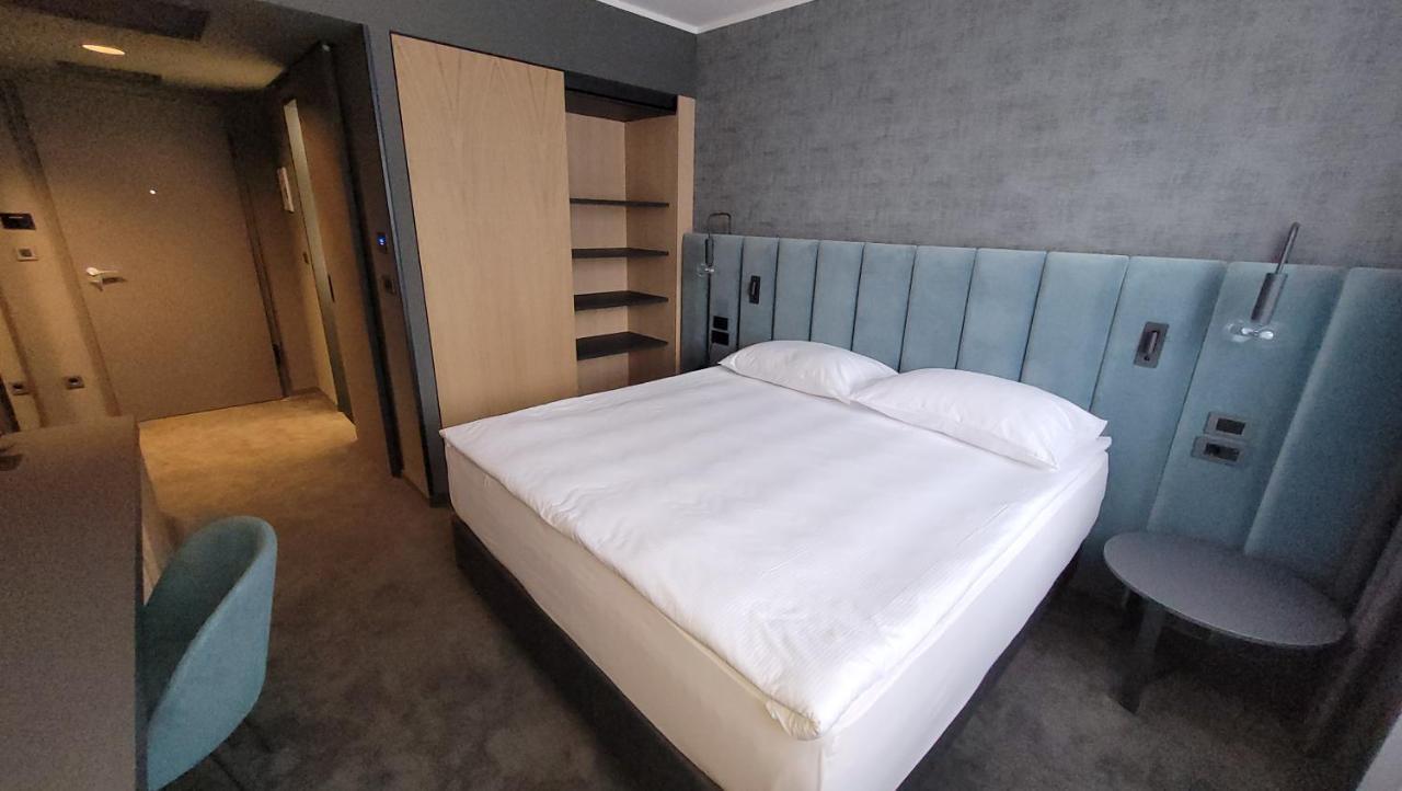 Elegans Hotel Brdo Крань Екстер'єр фото