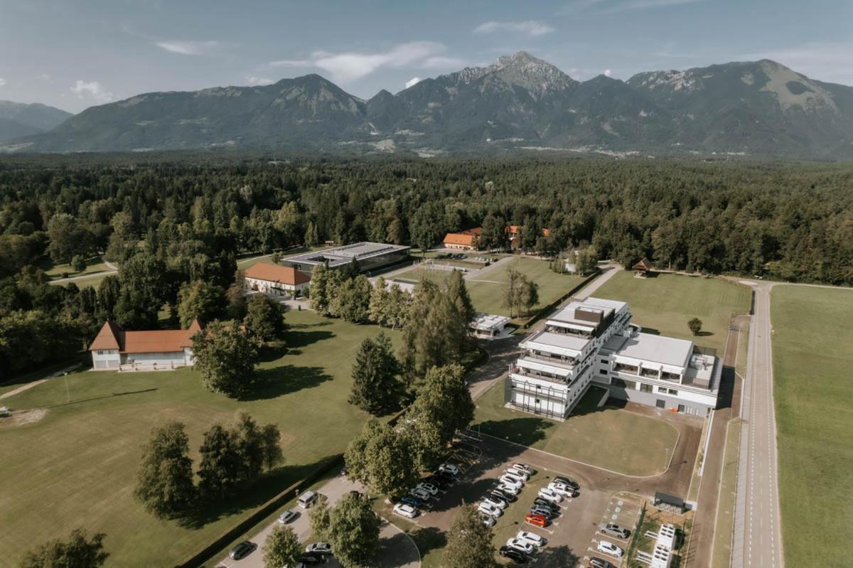 Elegans Hotel Brdo Крань Екстер'єр фото