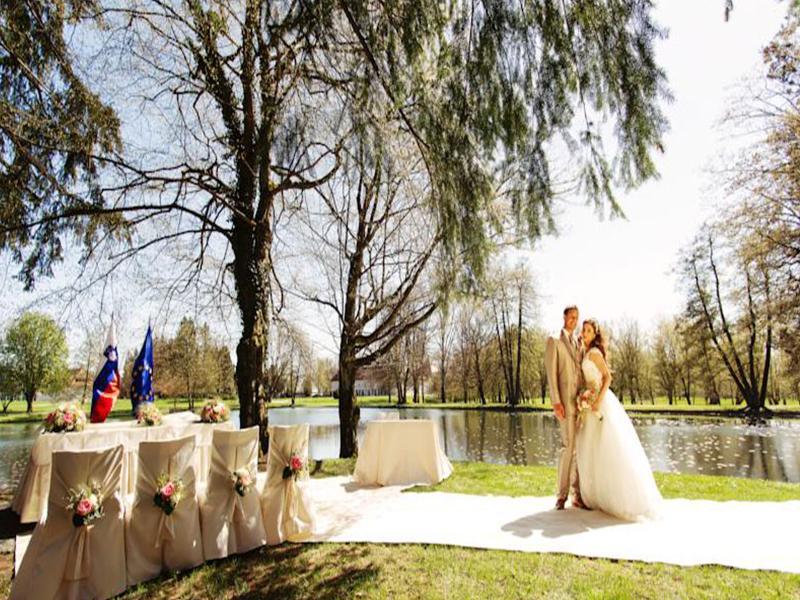 Elegans Hotel Brdo Крань Екстер'єр фото